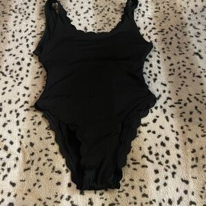 SHEIN Black Scalloped One Piece Swimsuit